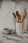 travertine-utensil-holder_c6660417-c13f-4161-b1db-9b6102dae98a