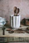 travertine-utensil-holder_c6660417-c13f-4161-b1db-9b6102dae98a